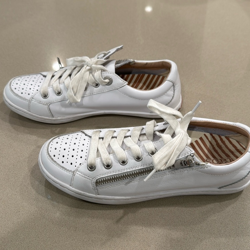 Taos zipper leather sneakers